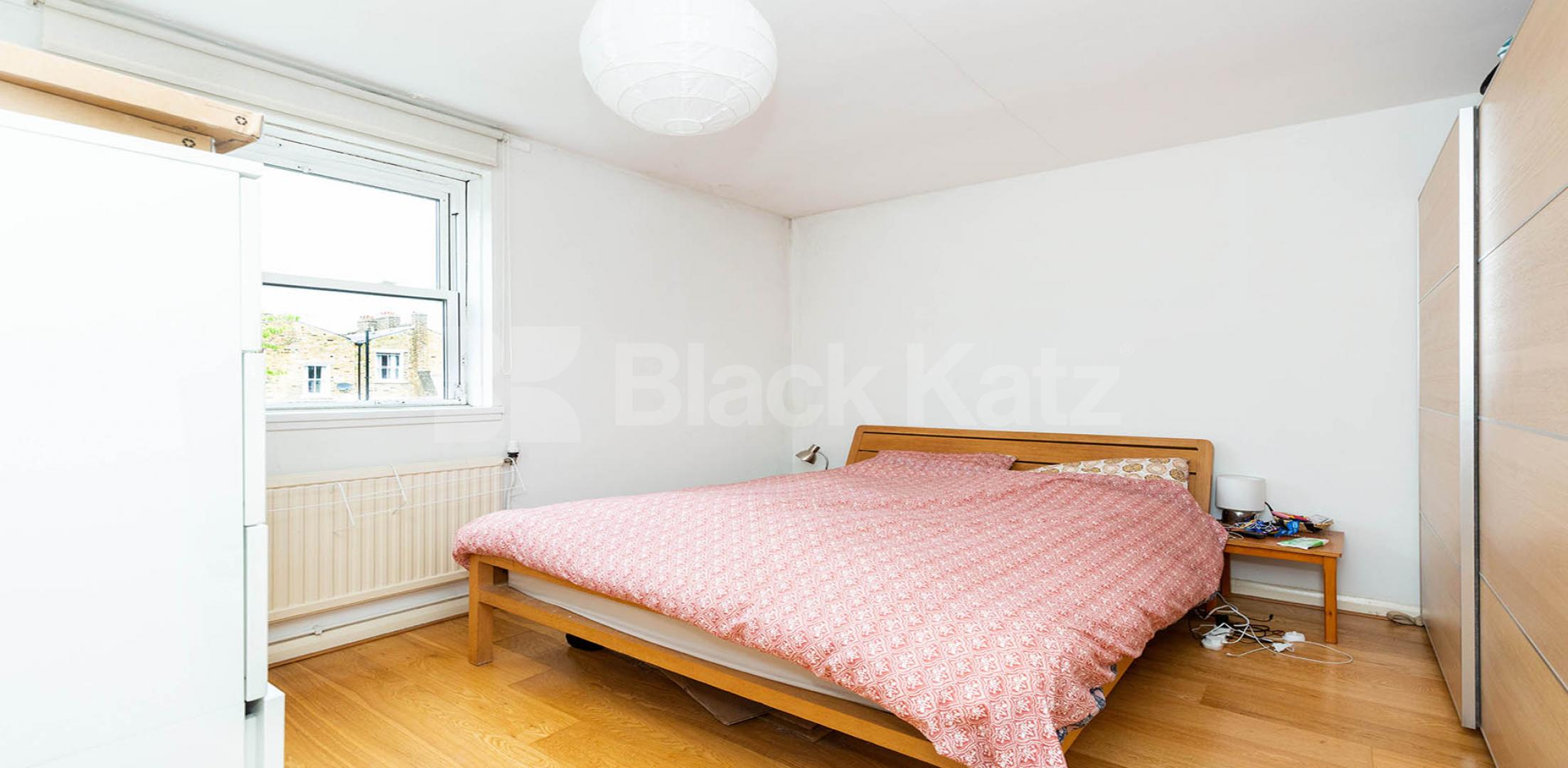 Spacious one bed located within mins to shops and Holloway Tube Tollington Way, Holloway